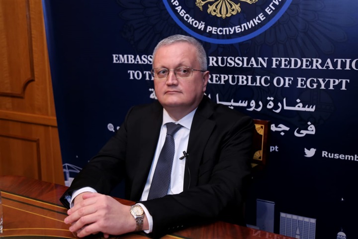 L’ambassadeur russe au Caire : Nous avons l’habitude des sanctions de la part de l’Occident… Elles nous aident à développer notre industrie