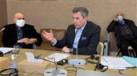 Gil Mihaely révèle