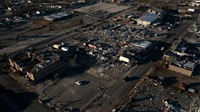 États-Unis: 64 morts