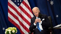 Devant l'ONU, Joe