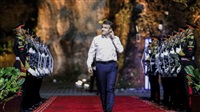 Macron en mission
