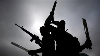 En lançant son armée